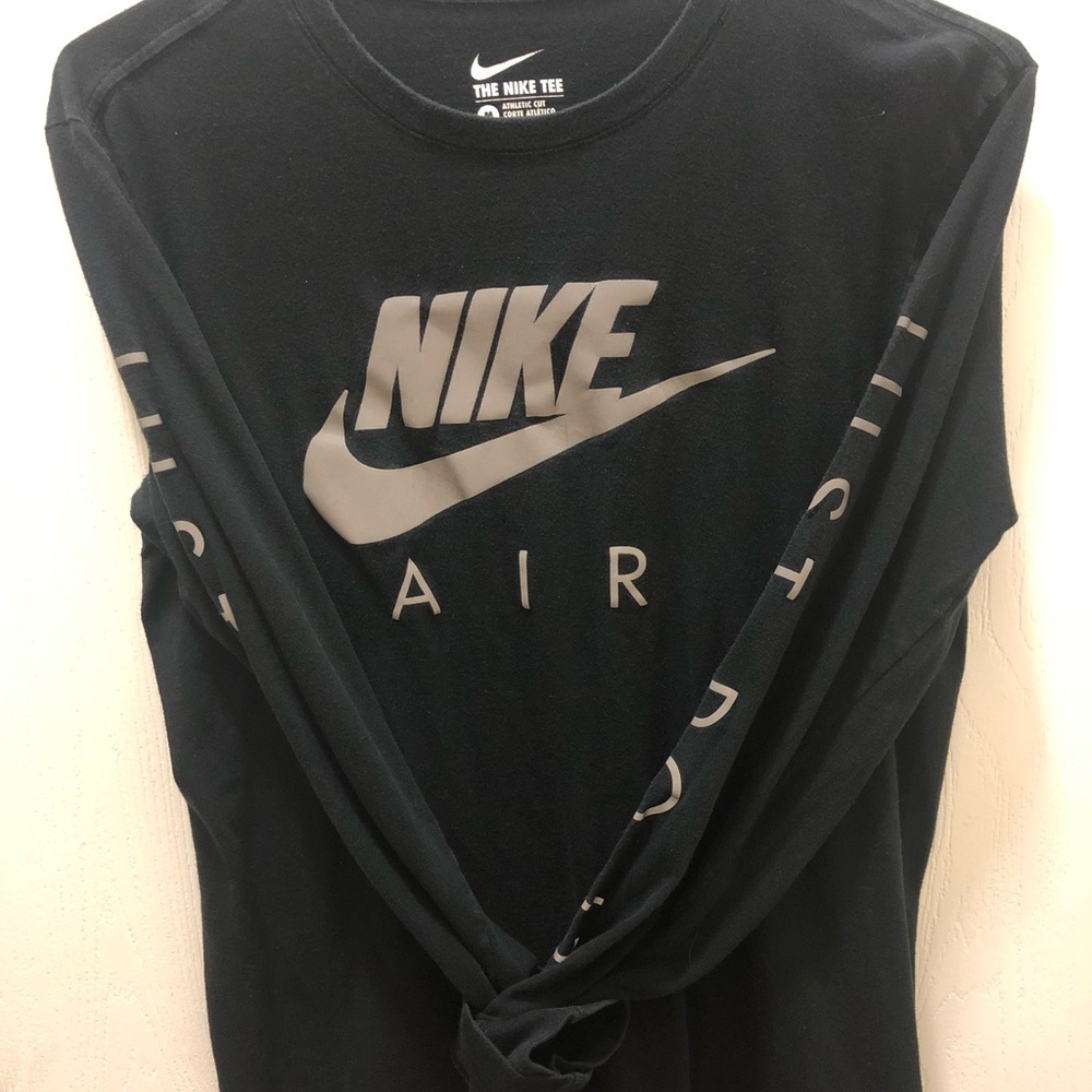 Long sleeve men’s reflective Nike shirt